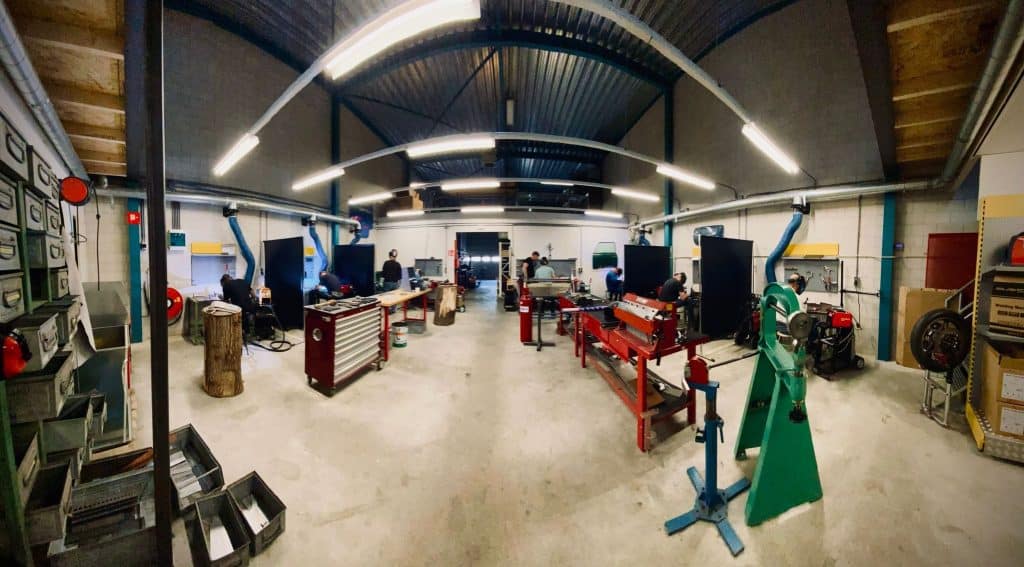Leer lassen in praktische workshops bij Rustbuster en koop professionele producten voor plaatwerk, restauratie en roestbescherming.